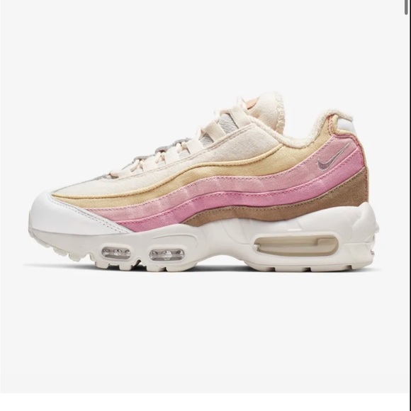 Nike Shoes - Nike heritage Air Max 95
Plant Color Collection Beige womens sz 9